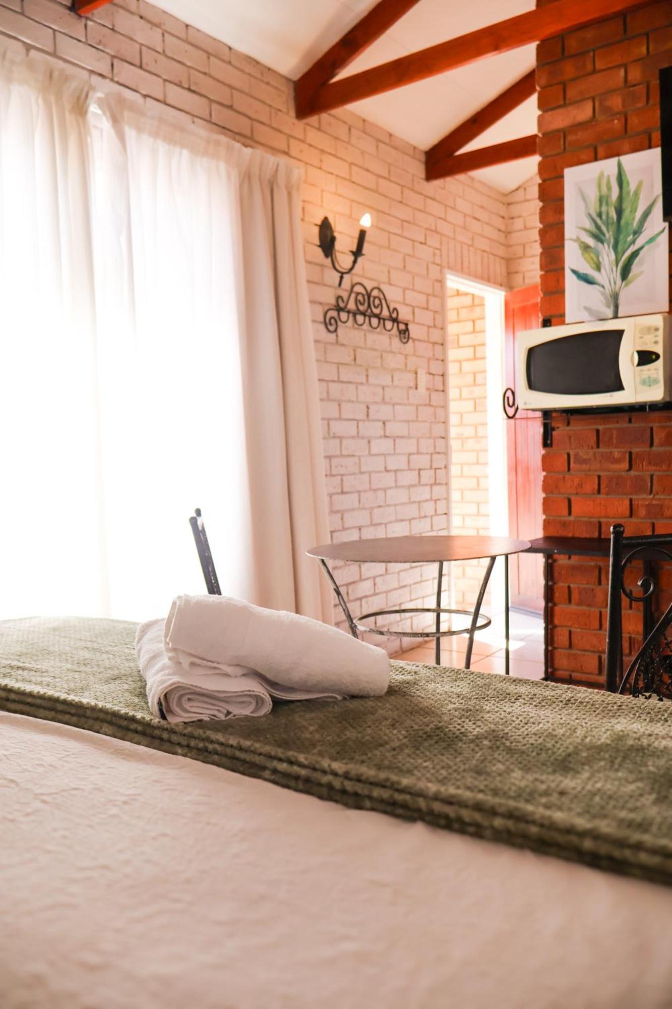 Bed and Breakfast Rooiberg View Кларенс Екстер'єр фото
