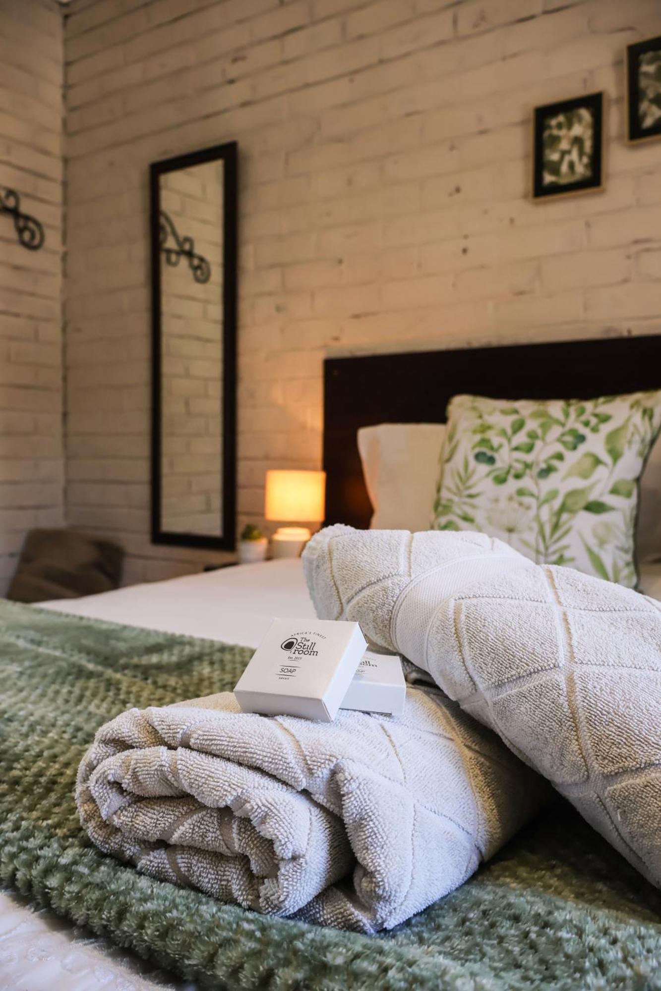 Bed and Breakfast Rooiberg View Кларенс Екстер'єр фото