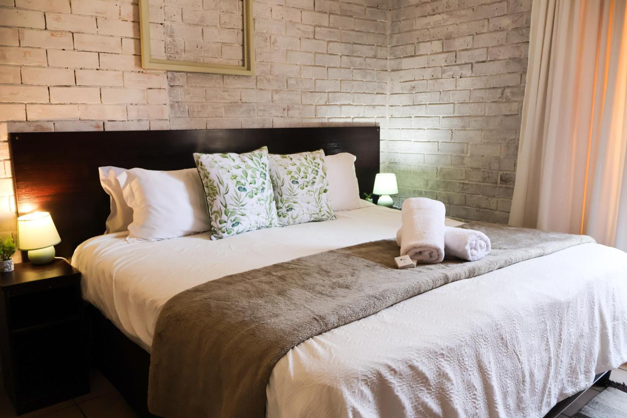 Bed and Breakfast Rooiberg View Кларенс Екстер'єр фото